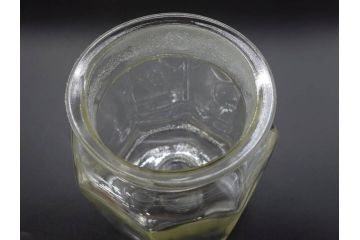 昭和レトロ　ノスタルジックな雰囲気を纏った蓋付きガラス瓶3個セット(八角、キャニスター、ガラスビン、硝子、菓子瓶、フタ付き)(R-076949)