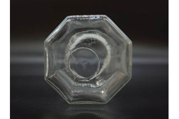 昭和レトロ　お部屋のアクセントになる蓋付きガラス瓶5個セット(八角、キャニスター、ガラスビン、硝子、菓子瓶、フタ付き)(R-076950)