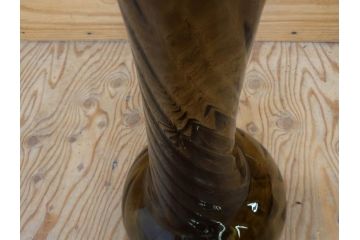 昭和レトロ　波打つような模様がお洒落なフラワーベース(花瓶、花入れ、花器、オブジェ、ホームインテリア、ディスプレイ、モスグリーン)(R-076985)