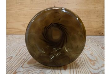 昭和レトロ　波打つような模様がお洒落なフラワーベース(花瓶、花入れ、花器、オブジェ、ホームインテリア、ディスプレイ、モスグリーン)(R-076985)