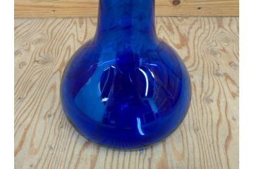 昭和レトロ　特大　鮮やかなブルーが目を惹くフラワーベース(花瓶、花入れ、花器、オブジェ、ホームインテリア、ディスプレイ、ブルー)(R-076986)