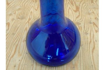 昭和レトロ　特大　鮮やかなブルーが目を惹くフラワーベース(花瓶、花入れ、花器、オブジェ、ホームインテリア、ディスプレイ、ブルー)(R-076986)