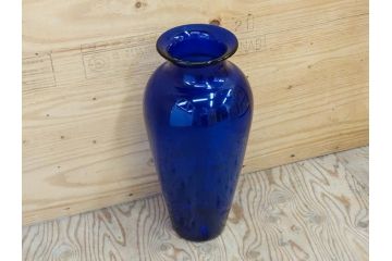 昭和レトロ　鮮やかなブルーが空間のアクセントになるフラワーベース(花瓶、花入れ、花器、オブジェ、ホームインテリア、ディスプレイ、ブルー)(R-076987)