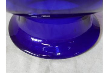 昭和レトロ　鮮やかなブルーが空間のアクセントになるフラワーベース(花瓶、花入れ、花器、オブジェ、ホームインテリア、ディスプレイ、ブルー)(R-076987)
