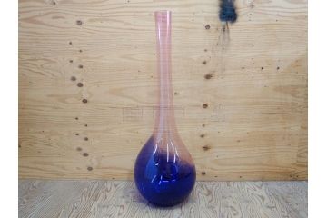 昭和レトロ　特大　グラデーションが美しいフラワーベース(花瓶、花入れ、花器、オブジェ、ホームインテリア、ディスプレイ、ブルー、ピンク、アートガラス)(R-076988)