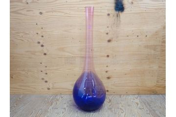 昭和レトロ　特大　グラデーションが美しいフラワーベース(花瓶、花入れ、花器、オブジェ、ホームインテリア、ディスプレイ、ブルー、ピンク、アートガラス)(R-076988)