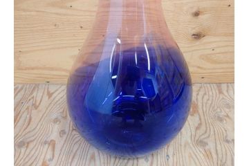 昭和レトロ　特大　グラデーションが美しいフラワーベース(花瓶、花入れ、花器、オブジェ、ホームインテリア、ディスプレイ、ブルー、ピンク、アートガラス)(R-076988)