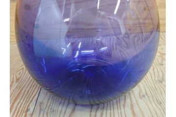 昭和レトロ　特大　グラデーションが美しいフラワーベース(花瓶、花入れ、花器、オブジェ、ホームインテリア、ディスプレイ、ブルー、ピンク、アートガラス)(R-076988)