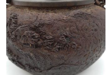 時代物　亀文堂　獣口　家屋風景図　長い歴史を刻んだ趣ある鉄瓶(湯沸、湯瓶、茶道具、茶器)(R-076993)