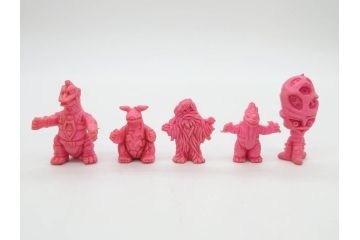 当時物　昭和レトロ　ポピー　怪獣　ウルトラマン　大量　消しゴム等126個セット(円谷プロ、東宝、ウルトラ兄弟、キングギドラ、怪獣ケシゴム、ガシャポン、ガチャガチャ、フィギュア、おもちゃ、オモチャ、玩具)(R-077000)