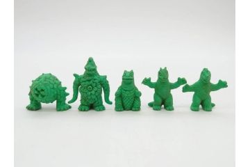 当時物　昭和レトロ　ポピー　怪獣　ウルトラマン　大量　消しゴム等126個セット(円谷プロ、東宝、ウルトラ兄弟、キングギドラ、怪獣ケシゴム、ガシャポン、ガチャガチャ、フィギュア、おもちゃ、オモチャ、玩具)(R-077000)