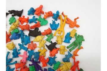 当時物　昭和レトロ　ポピー　怪獣　ウルトラマン　大量　消しゴム等130個セット(円谷プロ、東宝、ウルトラ兄弟、キングジョー、カネゴン、バルタン星人、怪獣ケシゴム、ガシャポン、ガチャガチャ、フィギュア、おもちゃ、オモチャ、玩具)(R-077001)