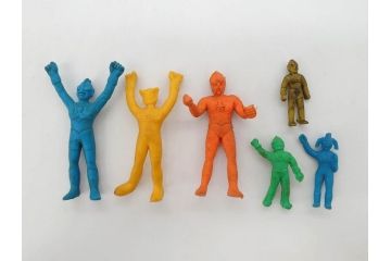 当時物　昭和レトロ　ポピー　怪獣　ウルトラマン　大量　消しゴム等130個セット(円谷プロ、東宝、ウルトラ兄弟、キングジョー、カネゴン、バルタン星人、怪獣ケシゴム、ガシャポン、ガチャガチャ、フィギュア、おもちゃ、オモチャ、玩具)(R-077001)