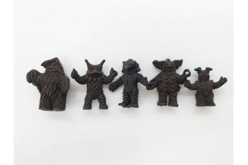 当時物　昭和レトロ　ポピー　怪獣　ウルトラマン　大量　消しゴム等130個セット(円谷プロ、東宝、ウルトラ兄弟、キングジョー、カネゴン、バルタン星人、怪獣ケシゴム、ガシャポン、ガチャガチャ、フィギュア、おもちゃ、オモチャ、玩具)(R-077001)
