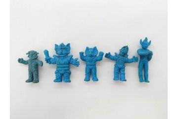 当時物　昭和レトロ　ポピー　怪獣　ウルトラマン　大量　消しゴム等130個セット(円谷プロ、東宝、ウルトラ兄弟、キングジョー、カネゴン、バルタン星人、怪獣ケシゴム、ガシャポン、ガチャガチャ、フィギュア、おもちゃ、オモチャ、玩具)(R-077001)
