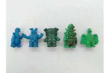 当時物　昭和レトロ　ポピー　怪獣　ウルトラマン　大量　消しゴム等130個セット(円谷プロ、東宝、ウルトラ兄弟、キングジョー、カネゴン、バルタン星人、怪獣ケシゴム、ガシャポン、ガチャガチャ、フィギュア、おもちゃ、オモチャ、玩具)(R-077001)