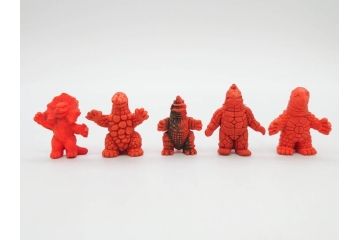 当時物　昭和レトロ　ポピー　怪獣　ウルトラマン　大量　消しゴム等130個セット(円谷プロ、東宝、ウルトラ兄弟、キングジョー、カネゴン、バルタン星人、怪獣ケシゴム、ガシャポン、ガチャガチャ、フィギュア、おもちゃ、オモチャ、玩具)(R-077001)