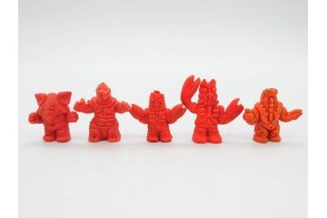 当時物　昭和レトロ　ポピー　怪獣　ウルトラマン　大量　消しゴム等130個セット(円谷プロ、東宝、ウルトラ兄弟、キングジョー、カネゴン、バルタン星人、怪獣ケシゴム、ガシャポン、ガチャガチャ、フィギュア、おもちゃ、オモチャ、玩具)(R-077001)