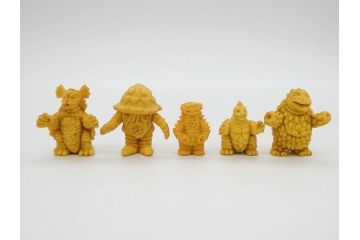 当時物　昭和レトロ　ポピー　怪獣　ウルトラマン　大量　消しゴム等130個セット(円谷プロ、東宝、ウルトラ兄弟、キングジョー、カネゴン、バルタン星人、怪獣ケシゴム、ガシャポン、ガチャガチャ、フィギュア、おもちゃ、オモチャ、玩具)(R-077001)