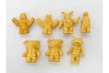 当時物　昭和レトロ　ポピー　怪獣　ウルトラマン　大量　消しゴム等130個セット(円谷プロ、東宝、ウルトラ兄弟、キングジョー、カネゴン、バルタン星人、怪獣ケシゴム、ガシャポン、ガチャガチャ、フィギュア、おもちゃ、オモチャ、玩具)(R-077001)