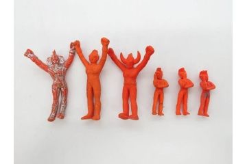当時物　昭和レトロ　ポピー　怪獣　ウルトラマン　大量　消しゴム等128個セット(円谷プロ、東宝、ウルトラ兄弟、ダダ、エレキング、バルタン星人、怪獣ケシゴム、ガシャポン、ガチャガチャ、フィギュア、おもちゃ、オモチャ、玩具)(R-077002)