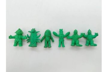 当時物　昭和レトロ　ポピー　怪獣　ウルトラマン　大量　消しゴム等128個セット(円谷プロ、東宝、ウルトラ兄弟、ダダ、エレキング、バルタン星人、怪獣ケシゴム、ガシャポン、ガチャガチャ、フィギュア、おもちゃ、オモチャ、玩具)(R-077002)
