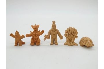 当時物　昭和レトロ　ポピー　怪獣　ウルトラマン　大量　消しゴム等128個セット(円谷プロ、東宝、ウルトラ兄弟、ダダ、エレキング、バルタン星人、怪獣ケシゴム、ガシャポン、ガチャガチャ、フィギュア、おもちゃ、オモチャ、玩具)(R-077002)