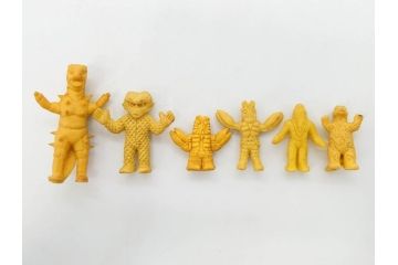 当時物　昭和レトロ　ポピー　怪獣　ウルトラマン　大量　消しゴム等128個セット(円谷プロ、東宝、ウルトラ兄弟、ダダ、エレキング、バルタン星人、怪獣ケシゴム、ガシャポン、ガチャガチャ、フィギュア、おもちゃ、オモチャ、玩具)(R-077002)