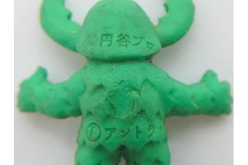 当時物　昭和レトロ　ポピー　怪獣　ウルトラマン　大量　消しゴム等128個セット(円谷プロ、東宝、ウルトラ兄弟、ダダ、エレキング、バルタン星人、怪獣ケシゴム、ガシャポン、ガチャガチャ、フィギュア、おもちゃ、オモチャ、玩具)(R-077002)