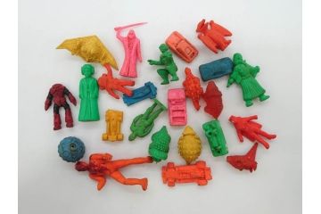 当時物　昭和レトロ　ポピー　仮面ライダー　ルパン三世　ど根性ガエル　無敵ロボ トライダーG7　怪獣　ガン消し　大量　消しゴム等456個セット(モンキーパンチ、石森プロ、少年ジャンプ、メカゴジラ、バットマン、ドラえもん、東宝、ガシャポン、ガチャガチャ、フィギュア、おもちゃ、オモチャ、玩具)(R-077003)