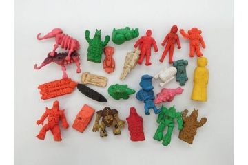 当時物　昭和レトロ　ポピー　仮面ライダー　ルパン三世　ど根性ガエル　無敵ロボ トライダーG7　怪獣　ガン消し　大量　消しゴム等456個セット(モンキーパンチ、石森プロ、少年ジャンプ、メカゴジラ、バットマン、ドラえもん、東宝、ガシャポン、ガチャガチャ、フィギュア、おもちゃ、オモチャ、玩具)(R-077003)