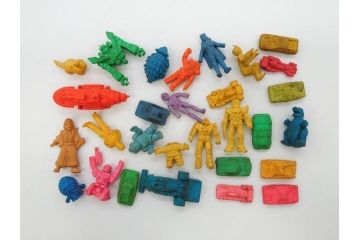当時物　昭和レトロ　ポピー　仮面ライダー　ルパン三世　ど根性ガエル　無敵ロボ トライダーG7　怪獣　ガン消し　大量　消しゴム等456個セット(モンキーパンチ、石森プロ、少年ジャンプ、メカゴジラ、バットマン、ドラえもん、東宝、ガシャポン、ガチャガチャ、フィギュア、おもちゃ、オモチャ、玩具)(R-077003)
