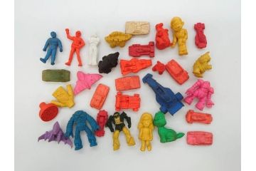 当時物　昭和レトロ　ポピー　仮面ライダー　ルパン三世　ど根性ガエル　無敵ロボ トライダーG7　怪獣　ガン消し　大量　消しゴム等456個セット(モンキーパンチ、石森プロ、少年ジャンプ、メカゴジラ、バットマン、ドラえもん、東宝、ガシャポン、ガチャガチャ、フィギュア、おもちゃ、オモチャ、玩具)(R-077003)