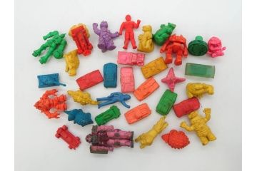 当時物　昭和レトロ　ポピー　仮面ライダー　ルパン三世　ど根性ガエル　無敵ロボ トライダーG7　怪獣　ガン消し　大量　消しゴム等456個セット(モンキーパンチ、石森プロ、少年ジャンプ、メカゴジラ、バットマン、ドラえもん、東宝、ガシャポン、ガチャガチャ、フィギュア、おもちゃ、オモチャ、玩具)(R-077003)