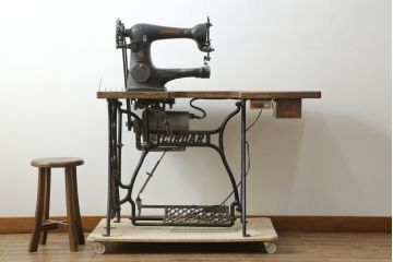 ジャンク品　和製アンティーク　中島ミシン　CIRDAR(サーダー) TF-3S　靴用　厚地専用機　腕ミシン　足踏みミシン(ミシンテーブル、ミシン台、工業用ミシン、ディスプレイ、SINGER、シンガー、18型)(R-077014)