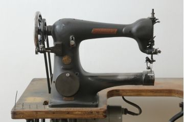 ジャンク品　和製アンティーク　中島ミシン　CIRDAR(サーダー) TF-3S　靴用　厚地専用機　腕ミシン　足踏みミシン(ミシンテーブル、ミシン台、工業用ミシン、ディスプレイ、SINGER、シンガー、18型)(R-077014)
