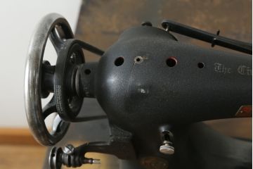 ジャンク品　和製アンティーク　中島ミシン　CIRDAR(サーダー) TF-3S　靴用　厚地専用機　腕ミシン　足踏みミシン(ミシンテーブル、ミシン台、工業用ミシン、ディスプレイ、SINGER、シンガー、18型)(R-077014)