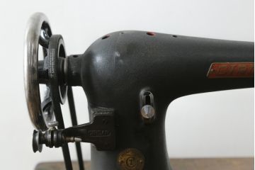 ジャンク品　和製アンティーク　中島ミシン　CIRDAR(サーダー) TF-3S　靴用　厚地専用機　腕ミシン　足踏みミシン(ミシンテーブル、ミシン台、工業用ミシン、ディスプレイ、SINGER、シンガー、18型)(R-077014)