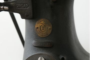 ジャンク品　和製アンティーク　中島ミシン　CIRDAR(サーダー) TF-3S　靴用　厚地専用機　腕ミシン　足踏みミシン(ミシンテーブル、ミシン台、工業用ミシン、ディスプレイ、SINGER、シンガー、18型)(R-077014)