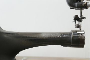 ジャンク品　和製アンティーク　中島ミシン　CIRDAR(サーダー) TF-3S　靴用　厚地専用機　腕ミシン　足踏みミシン(ミシンテーブル、ミシン台、工業用ミシン、ディスプレイ、SINGER、シンガー、18型)(R-077014)