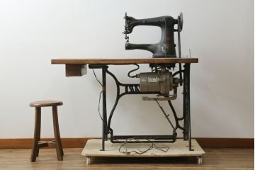 ジャンク品　和製アンティーク　中島ミシン　CIRDAR(サーダー) TF-3S　靴用　厚地専用機　腕ミシン　足踏みミシン(ミシンテーブル、ミシン台、工業用ミシン、ディスプレイ、SINGER、シンガー、18型)(R-077014)
