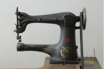 ジャンク品　和製アンティーク　中島ミシン　CIRDAR(サーダー) TF-3S　靴用　厚地専用機　腕ミシン　足踏みミシン(ミシンテーブル、ミシン台、工業用ミシン、ディスプレイ、SINGER、シンガー、18型)(R-077014)