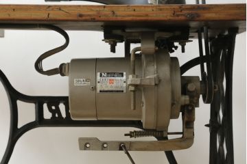 ジャンク品　和製アンティーク　中島ミシン　CIRDAR(サーダー) TF-3S　靴用　厚地専用機　腕ミシン　足踏みミシン(ミシンテーブル、ミシン台、工業用ミシン、ディスプレイ、SINGER、シンガー、18型)(R-077014)