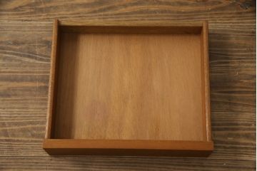 デンマークビンテージ　GETAMA(ゲタマ)　Hans J Wegner(ハンス・J・ウェグナー)　チーク材　ブラックカラーの天板ガラスが高級感を醸し出すベッドサイドテーブル(ナイトテーブル、エンドテーブル、北欧、ヴィンテージ)(R-077015)