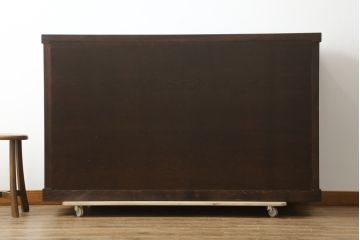 中古　美品　国産民芸家具　タモ材　上質な和の空間づくりにおすすめの水屋箪笥サイドボード(サイドキャビネット、収納棚、戸棚、食器棚、茶箪笥)(R-077016)