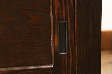 中古　美品　国産民芸家具　タモ材　上質な和の空間づくりにおすすめの水屋箪笥ローボード(テレビボード、テレビ台、リビングボード、サイドボード、収納棚、戸棚)(R-077017)