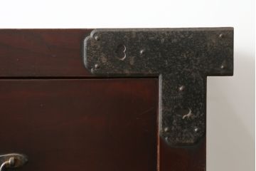 和製アンティーク　上手物!!　前面欅(ケヤキ)材　立派な金具の三国衣装箪笥(和タンス、収納たんす、整理箪笥、時代箪笥、引き出し)(R-077018)