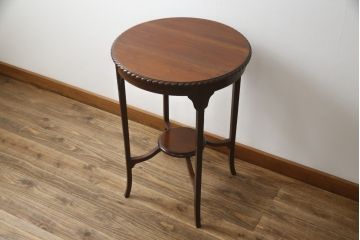 イギリスアンティーク　Lloyd's Antiques(ロイズ・アンティークス)取り扱い　マホガニー材　洗練された佇まいが魅力的なサイドテーブル(ラウンドテーブル、コーヒーテーブル、花台、飾り台、英国)(R-077019)