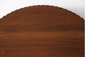イギリスアンティーク　Lloyd's Antiques(ロイズ・アンティークス)取り扱い　マホガニー材　洗練された佇まいが魅力的なサイドテーブル(ラウンドテーブル、コーヒーテーブル、花台、飾り台、英国)(R-077019)