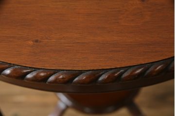 イギリスアンティーク　Lloyd's Antiques(ロイズ・アンティークス)取り扱い　マホガニー材　洗練された佇まいが魅力的なサイドテーブル(ラウンドテーブル、コーヒーテーブル、花台、飾り台、英国)(R-077019)